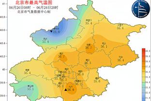 还是你俩？海斯：勒布朗是队里橄榄球游戏玩最好的 席菲诺最菜